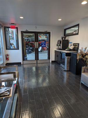 Nobody here yet. It's nearly 20 past the hour. Auto dude with a key let me in.