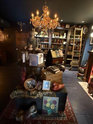 Also has books and curious items for sale