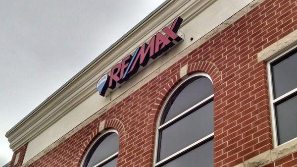 Thomas Hooks - RE/MAX 10 New Lenox