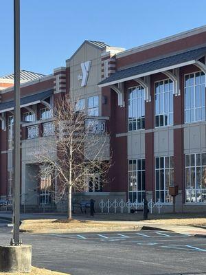 Outside picture of The Greater Spartanburg YMCA.