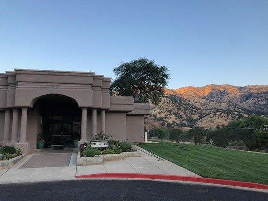 Welcome in!
Come join us for breakfast @ 7am
Lunch menu @ 11am
Dinner menu @ 4pm