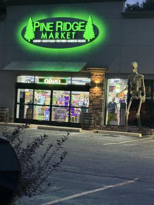 Pineridge Market