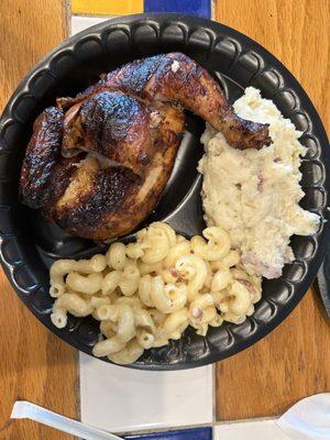 1/2 chicken with smashed potatoes & mac n'cheese - perfect! & helpful service