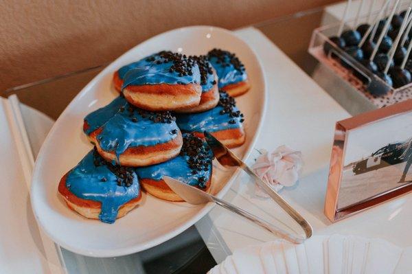 SLOPPY donuts they produced for my wedding after not being ready when they were supposed to