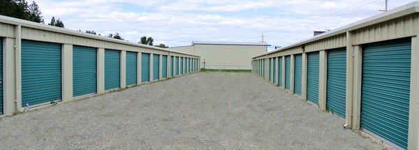 There is lots of room for unloading / loading.