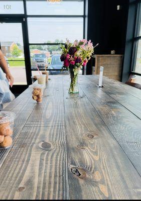 Lovely long table inside fresh bouquet (6/3/2025)
