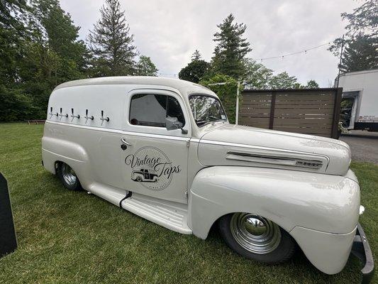 Vintage Taps Mobile Bar