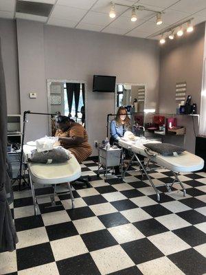 Takiya La'Shaune Salon