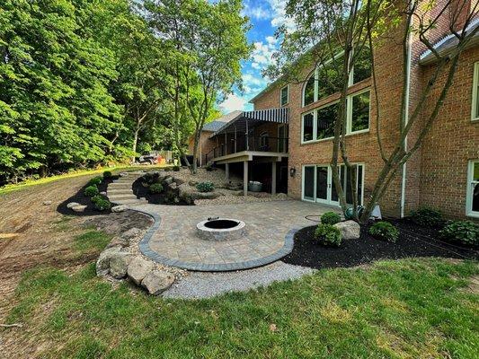 Lawns R Us Landscaping