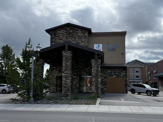 Geyser Inn