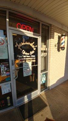 Ferlando's Unisex Cuts