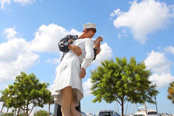 Buy Sell Love Sarasota