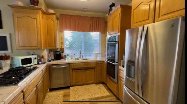 Before kitchen reface.