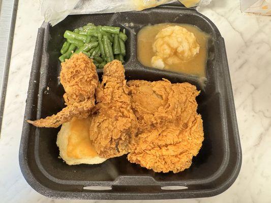 Lee's Famous Recipe Chicken