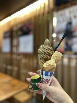 Hojicha with warabimochi.