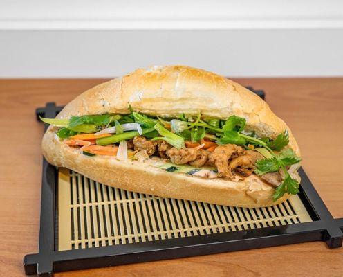 Grilled Chicken bánh mì