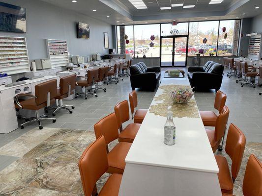 Young Nails & Spa