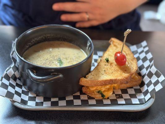 1/2 Sandwich and Homemade Soup Combo Lunch