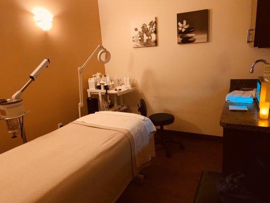 Hand & Stone Massage and Facial Spa