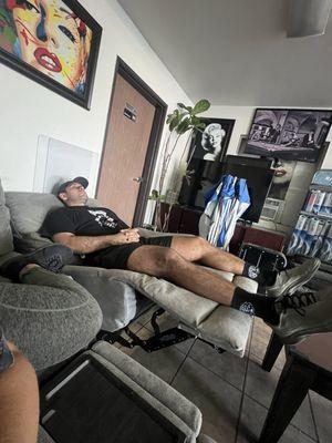 Great service and great couches. 100% recommend.