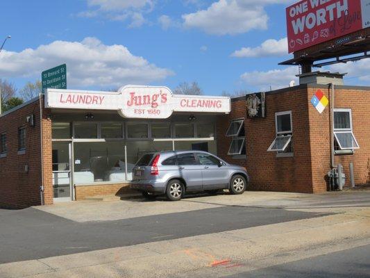 Jung's Laundry and Cleaners
