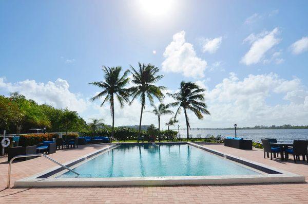 Waterfront Resort Style Pool and BBQ Area Overlooking The Intracoastal Waterway