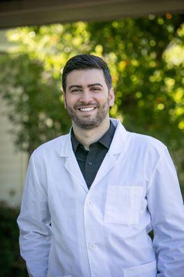 Dr. Adrien Hamedi
Periodontist