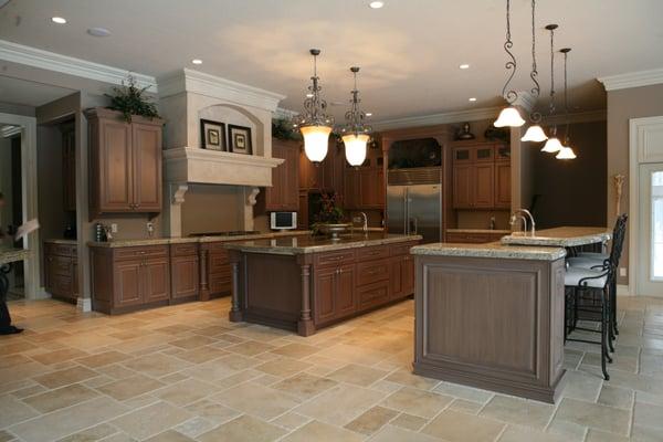 Kitchen furnished with Cabinets by Graber