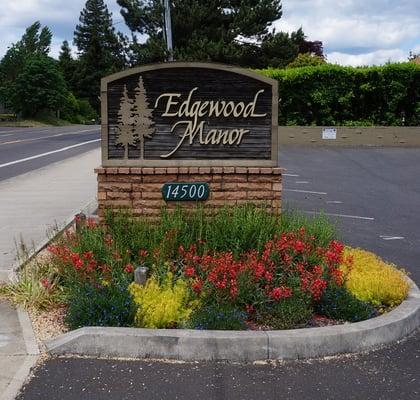 Welcome to Edgewood Manor