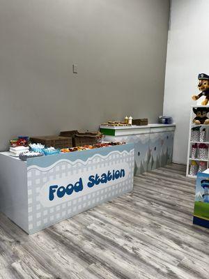 Food station
