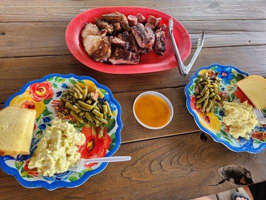 Georgeos BBQ and Catering