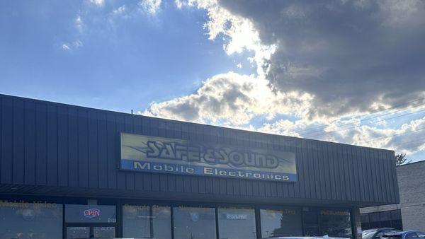 Safe & Sound Mobile Electronics