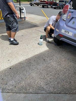 Two service station staff came to help see why I had a low air tire right away. No waiting.