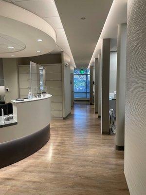 Erik Low, DMD, MS, Inc. - Sunnyvale Perio & Implants - Office Interior