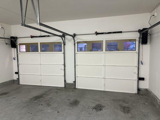 Zeven Garage Door