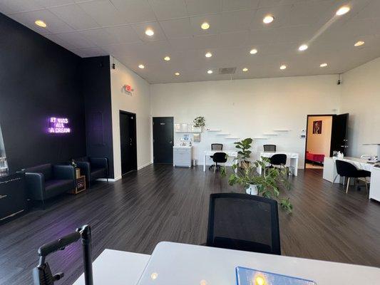 Divino's Nails&Beauty