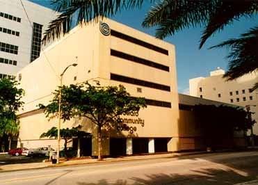 Broward College, Willis Holcombe Center