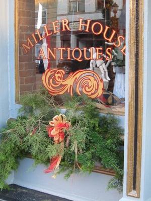 Unique and Needful Antiques in a warm & friendly atmosphere in Downtown Historic Lexington, Missouri!