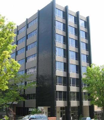 7751 Carondelet, Suite 201