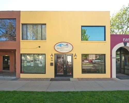 Denver Dispensaries Top 10 by MostHi Magazine month after month. Come in and see why.