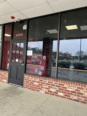 Closed at 3pm in the afternoon no note