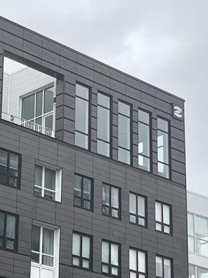 9 E Mount Royal