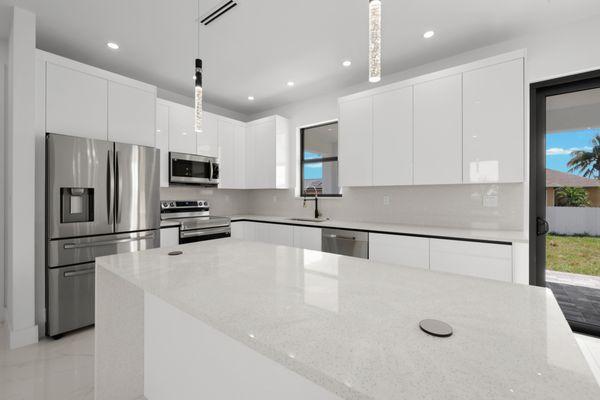 Omar Ulloa - Esquire Real Estate Services