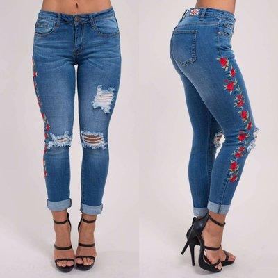 CHICA WOW
5741 SW 8 ST
WESTMIAMI.FL 33144
CUALQUIER COMPRA UN PERFUME GRATIS.