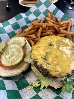 Cheeseburger & Fries