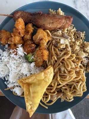 General Goas Chicken, Chicken Terriyaki, Crab Rangoon, Chicken Lo Mein, Beef Fried Rice with Beef