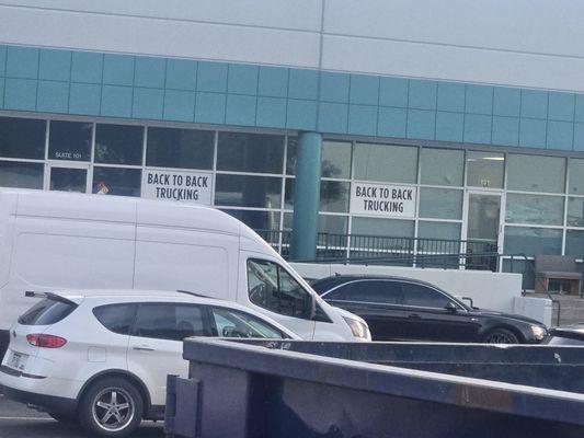 HORRIBLE BACK TO BACK TRUCKING LLC COMPANY IN AURORA, COLORADO !!! DO NOT DO BUSINESS WITH THESE ASSHOLES PLEASE !!!!