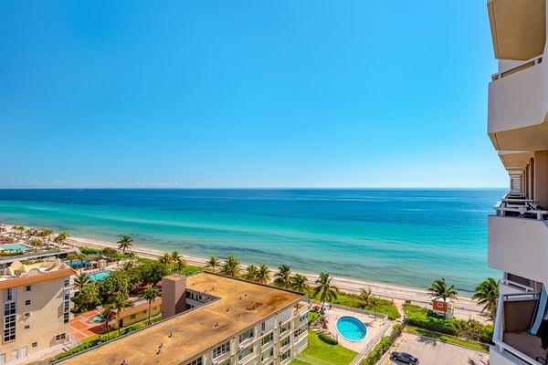 Amazing Beachfront 1 Bedroom 1.5 Bath condo comfortable floor plan This beautiful Florida Beach Resort. The Hemispheres in Hallandale Beach.