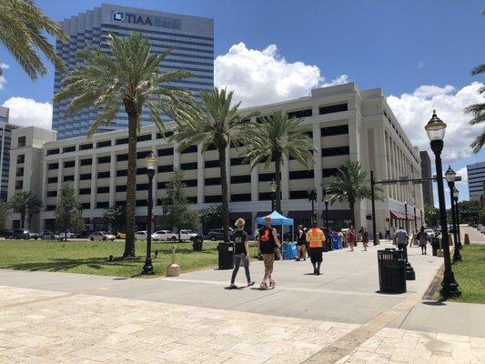 Clay Street garage from the viewpoint of the courthouse.