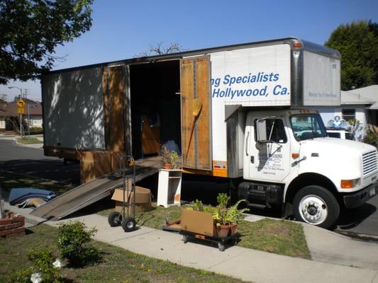 Delfin Trucking Moving